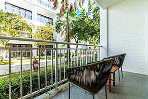 BJ Beachfront Hotel