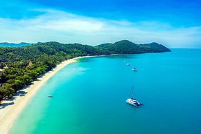 BJ Beachfront Hotel