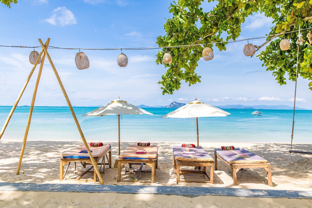 BJ Beachfront Hotel