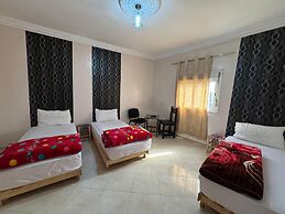 HOTEL 7DAYS