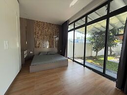 HOMESTAY HALONA