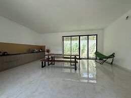HOMESTAY HALONA