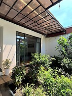HOMESTAY HALONA