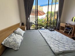 HOMESTAY HALONA