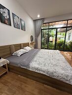 HOMESTAY HALONA