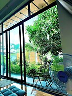 HOMESTAY HALONA