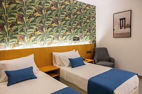 Le Grove Hotel