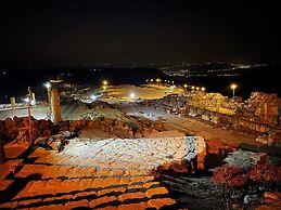 AL-Bustan House & Umm Qais