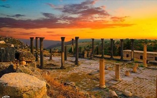 AL-Bustan House & Umm Qais