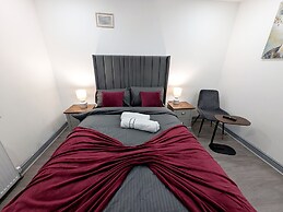 Spacious and Comfortable Modern Rooms