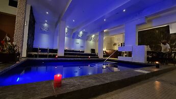 Sanchz Aqua Lounge Hotel by Chat Noir