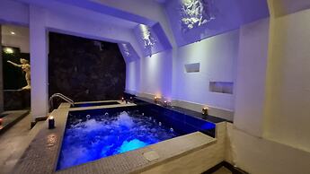 Sanchz Aqua Lounge Hotel by Chat Noir