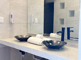 BOUTIQUE HOUSE 777