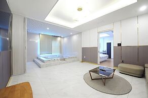 The One Business Hotel
