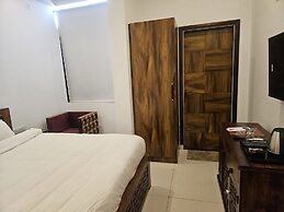 Mayoor Hotel