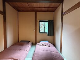 Backpackers Jinya