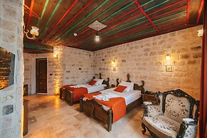 Cappatria Cave House