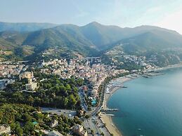 Hotiday Arenzano Pineta