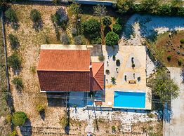 Vila Nira Radonić
