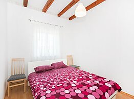 Vila Nira Radonić