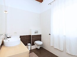 Vila Nira Radonić