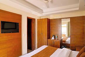 Hotel Samrat - On Mall Road