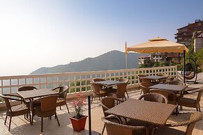 Hotel Samrat - On Mall Road