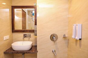 Hotel Samrat - On Mall Road