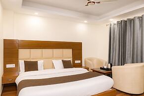Hotel Samrat - On Mall Road