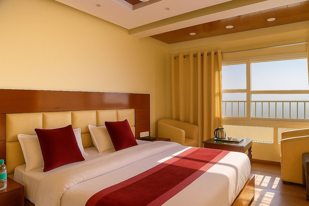 Hotel Samrat - On Mall Road