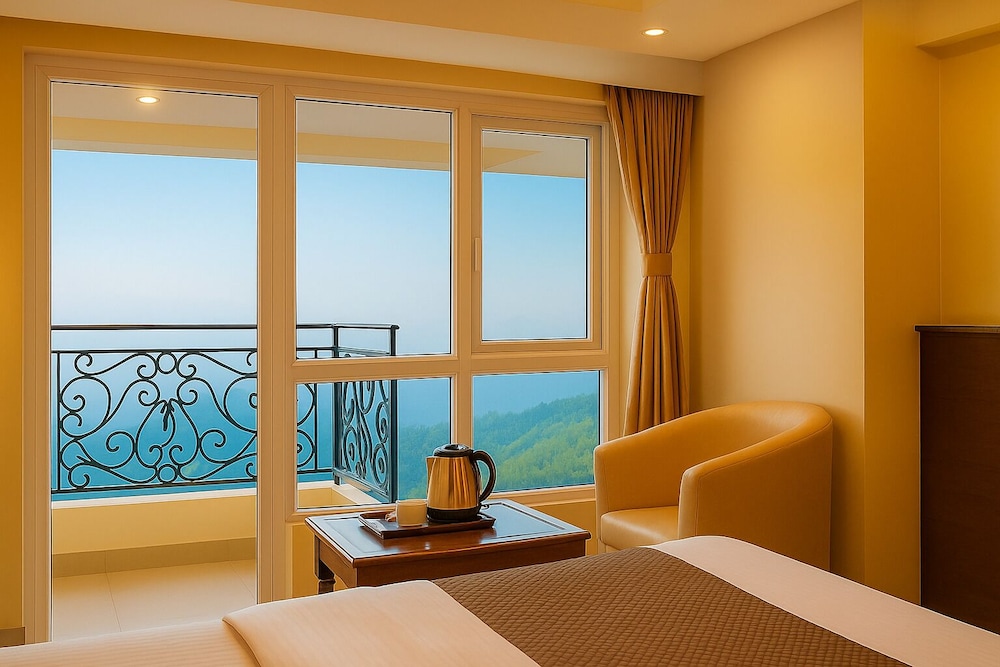 Hotel Samrat - On Mall Road