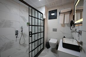 Milena Otel