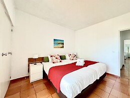 Albufeira Skylight 2 by Homing