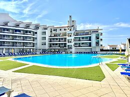 Albufeira Skylight 2 by Homing