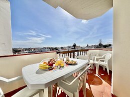 Albufeira Skylight 2 by Homing