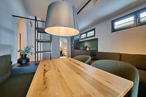 MiLa Apartments