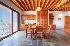 Arte Pefki Beachfront Suites