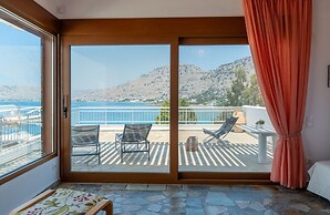 Arte Pefki Beachfront Suites