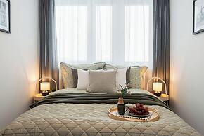 Silver - by Kairos Apartments