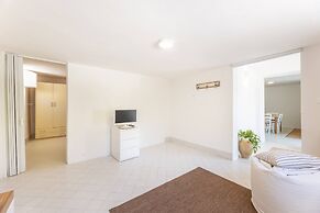 Belvedere - Seafront Apartment - 3 Places