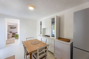 Belvedere - Seafront Apartment - 3 Places