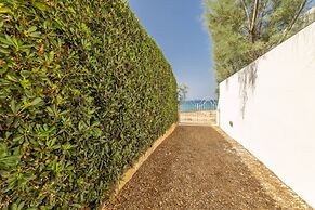 Belvedere - Seafront Apartment - 3 Places
