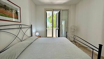 App Lungolago 3 Places Near the Beach