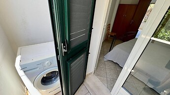 App Lungolago 3 Places Near the Beach