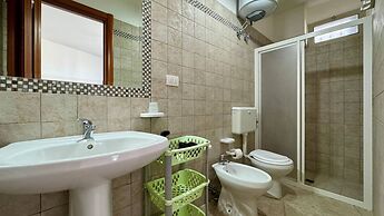 App Lungolago 3 Places Near the Beach