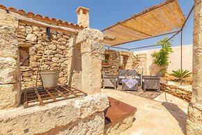 Trullo Mmammineddhu in Torre San Giovanni
