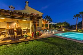 Sa Tanqueta Rustica in Inca With Private Pool
