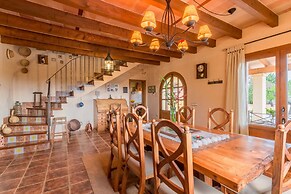Sa Tanqueta Rustica in Inca With Private Pool
