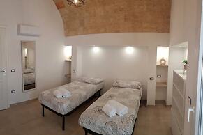 Villa Pescoluse With Pool and Sea View