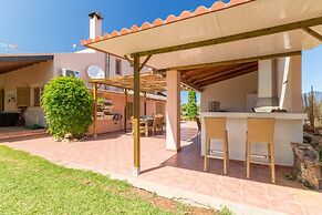 Son Duri House With Pool